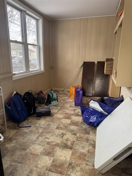 Three Season Front Porch - 203 Denver St