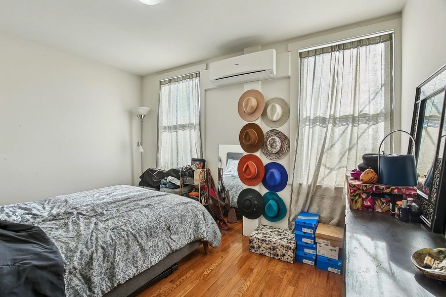 Building Photo - 324 4th St