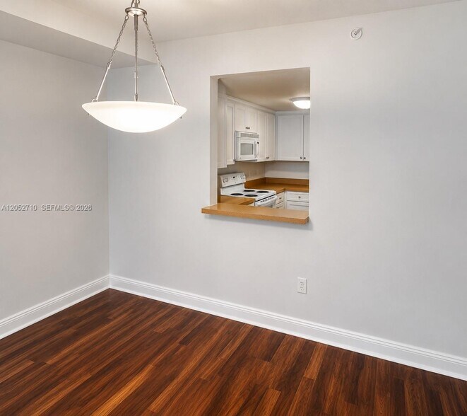 Building Photo - 1250 S Miami Ave