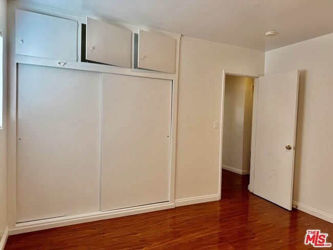 Building Photo - 2328 Pine St