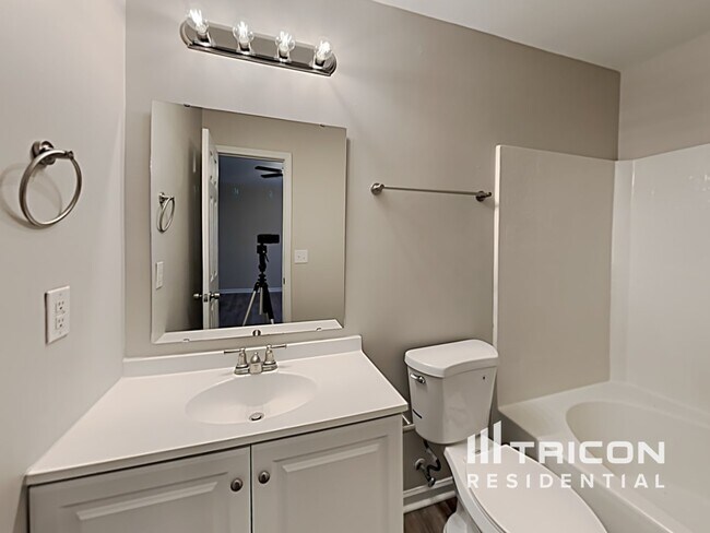 Building Photo - 5434 Peachwood Dr