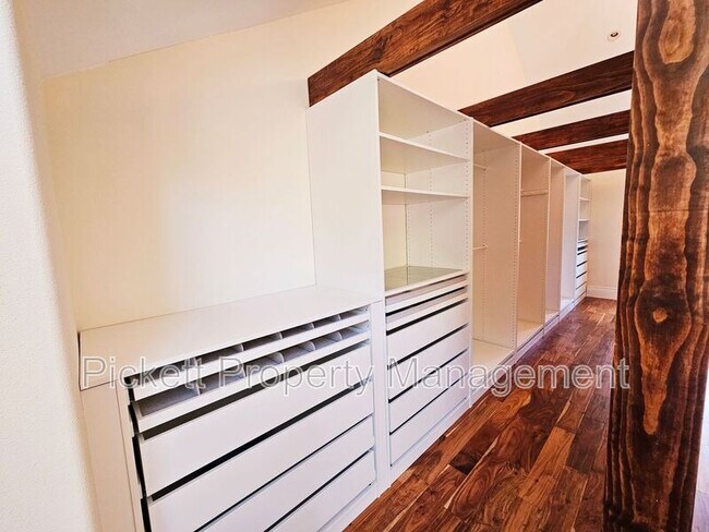 Building Photo - 27201 WA-3