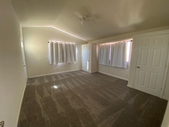 Building Photo - 10254 Hopi Ln