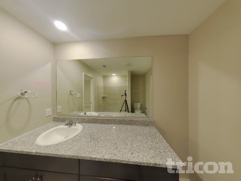 Building Photo - 1732 Clairborne Ct