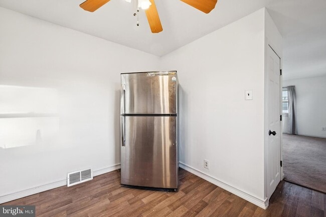 Building Photo - 610 Lee Ave