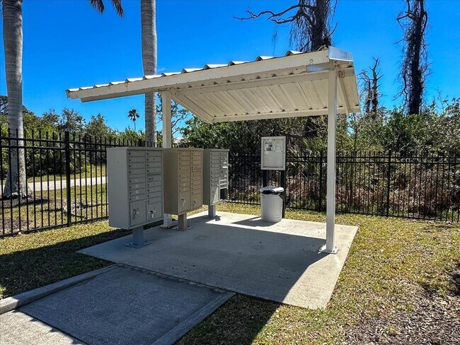 Building Photo - 102 NATURES Way