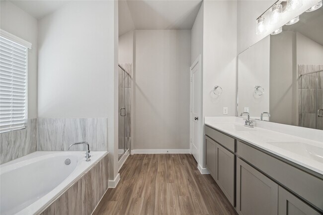 Building Photo - 21655 Wave Holw Dr