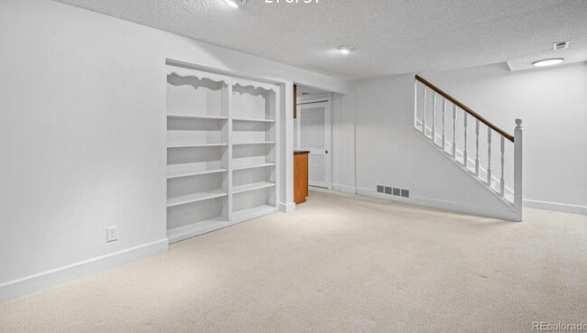 Building Photo - 7542 S Cove Cir