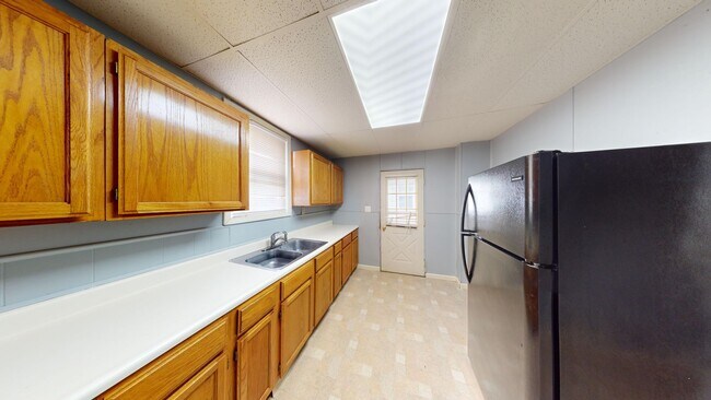 Building Photo - 219-221 Lucas Rd