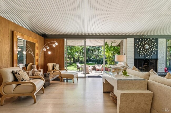 Building Photo - 1819 Zinfandel Ln