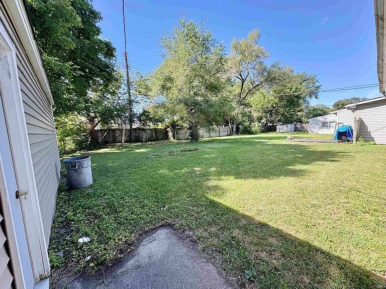 Building Photo - 2776 Medford St