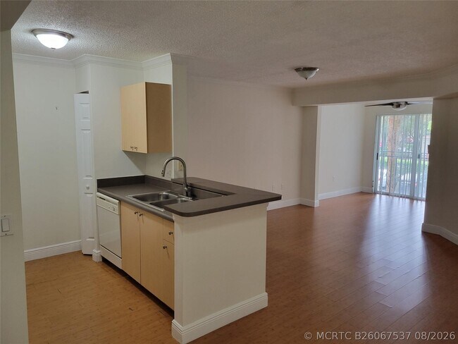 Building Photo - 2496 Centergate Dr