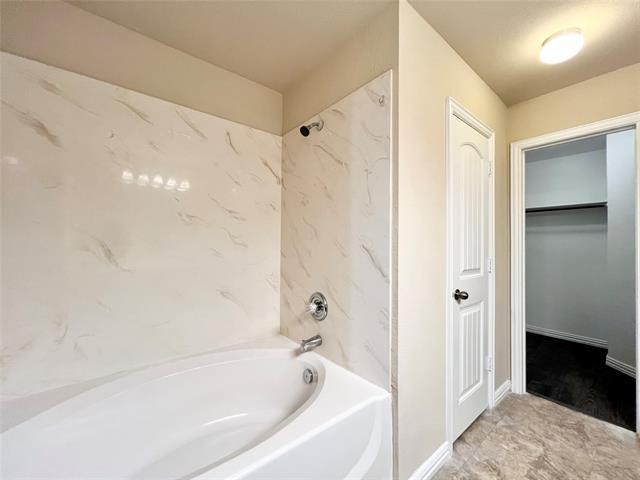 Building Photo - 660 River Garden Dr