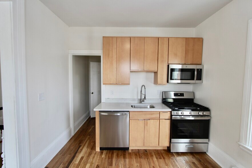 Building Photo - 81 Summer St