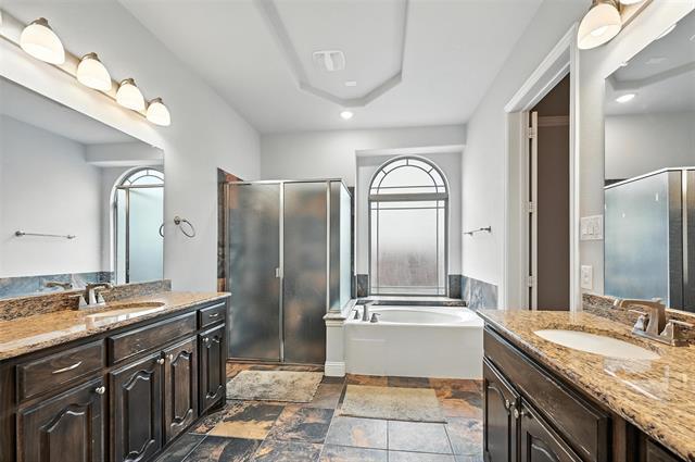 Building Photo - 13923 Hopewell Dr