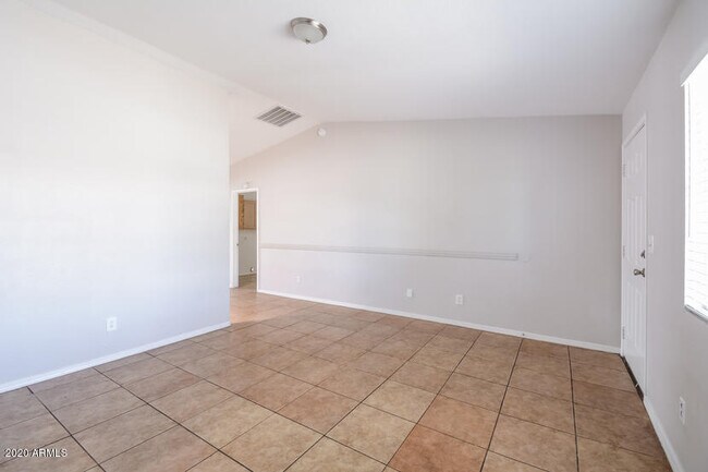 Building Photo - 10915 W Glenrosa Ave