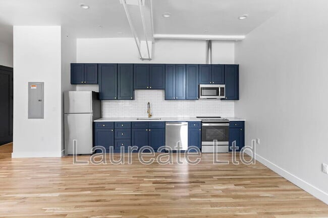 Building Photo - 1736 E 31st Ave