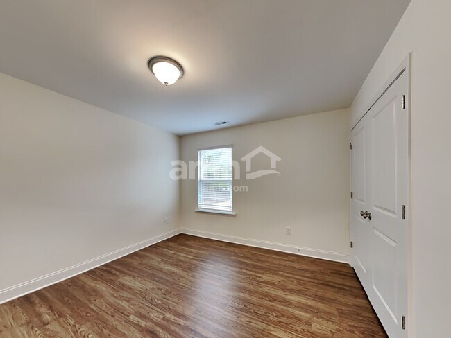 Building Photo - 54 Gregory Dr