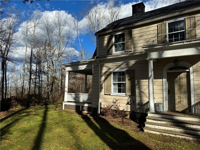 Building Photo - 221 Centennial Farm Ln