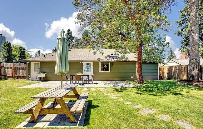 Building Photo - 18322 9th Ave NE