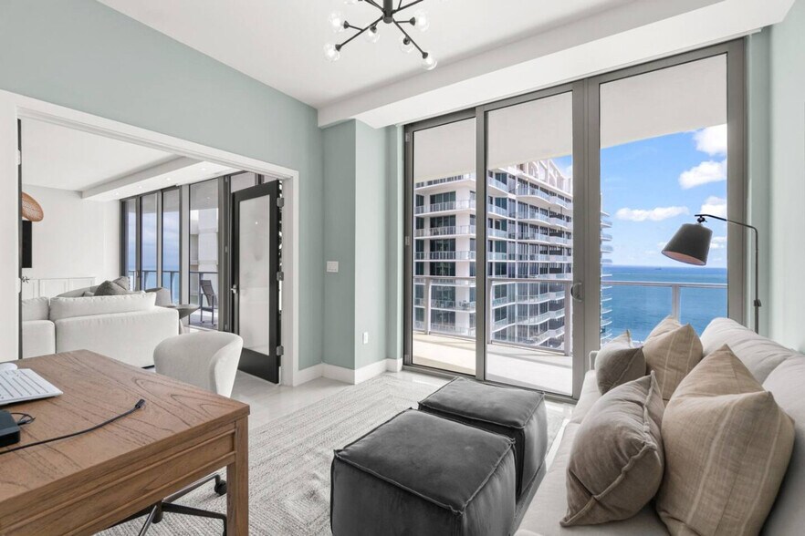 Building Photo - 3100 N Ocean Dr
