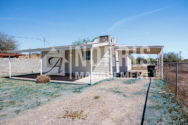 Building Photo - Two Bedroom Home in Casa Grande