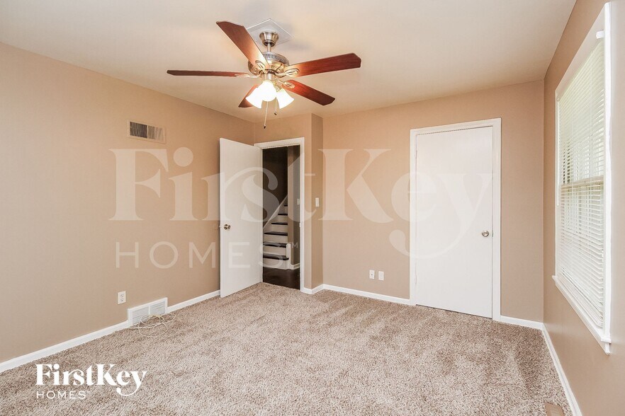 Building Photo - 3609 NE 49th Terrace