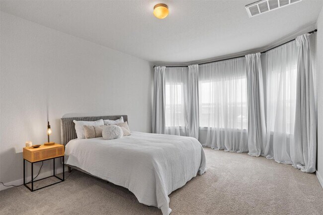 Building Photo - 11620 Comano Dr