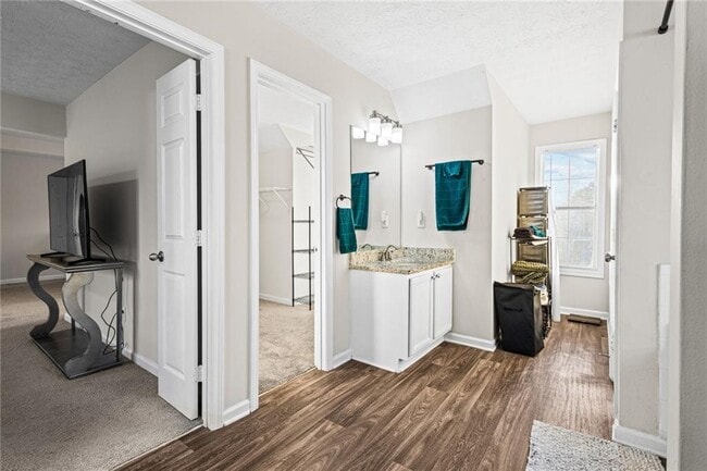 Building Photo - 2034 Locksley Terrace