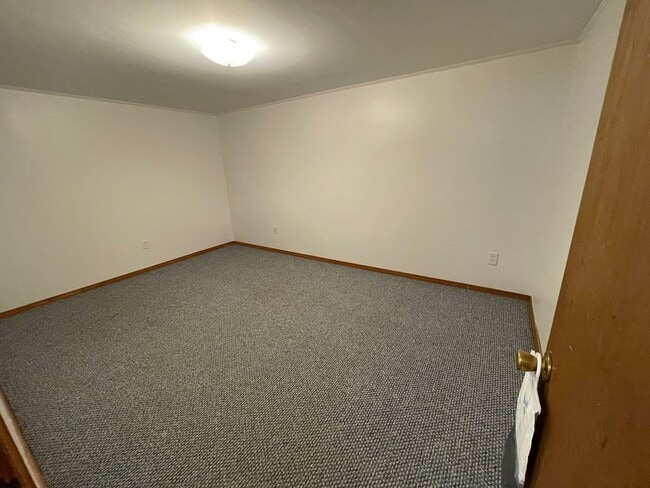 Building Photo - Charming 2BR Home Just Steps from the Beach!