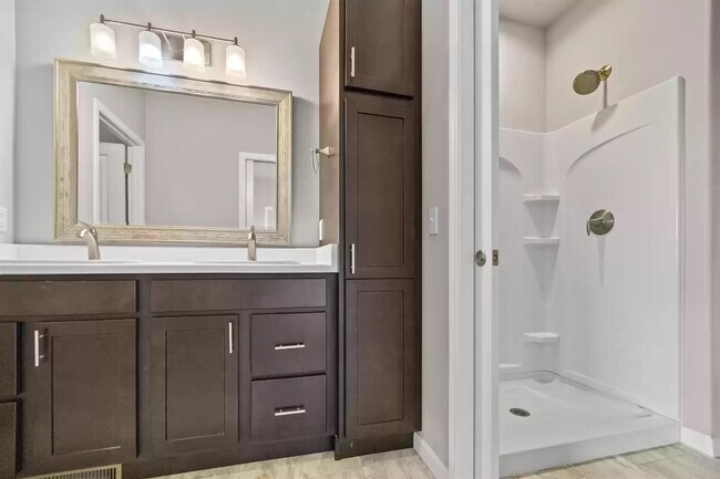 Master Bath - 4354 Eagle Ridge Ln