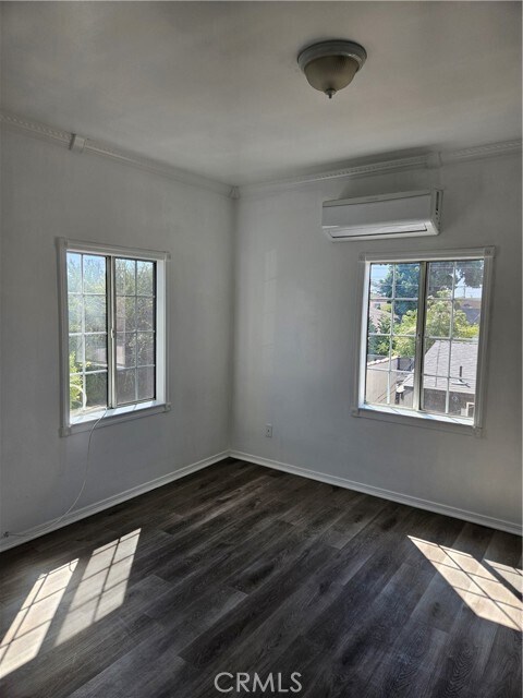 Building Photo - 1309 S Woods Ave