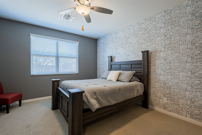 Building Photo - 9733 W Southgate Ave