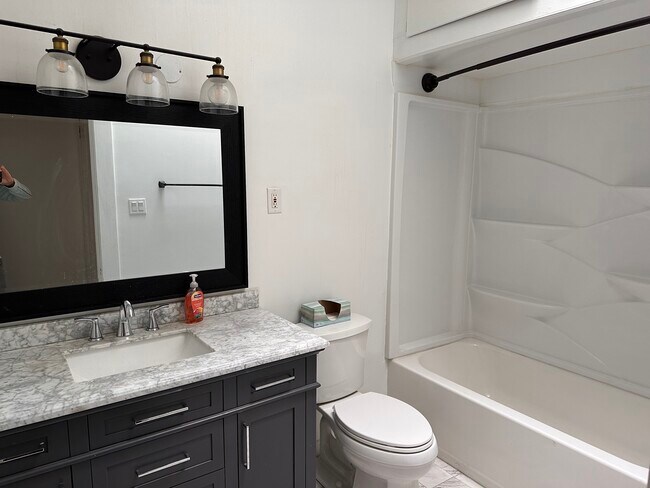 Building Photo - 14720 Detroit Ave