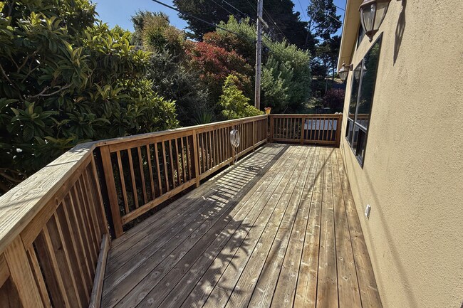 Building Photo - Beautifully Remodeled 4-Bedroom Home with Bonus Family Room & Large Private Yard in South San Fra...