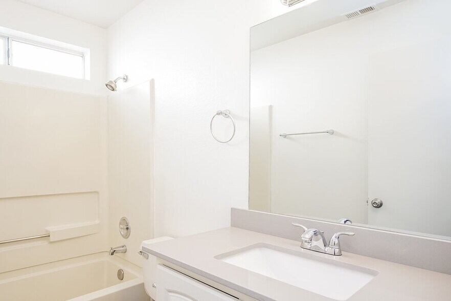 Building Photo - 412 Clifton Heights Dr