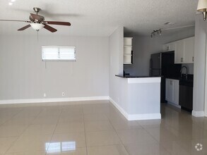 Building Photo - 25 Crossings Cir