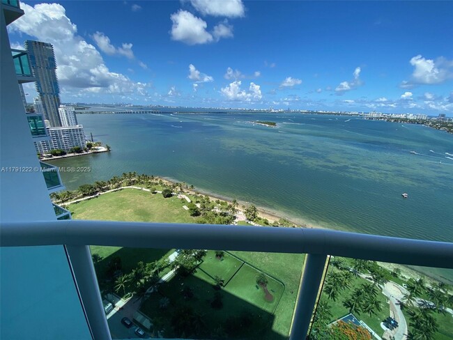 Building Photo - 1800 N Bayshore Dr