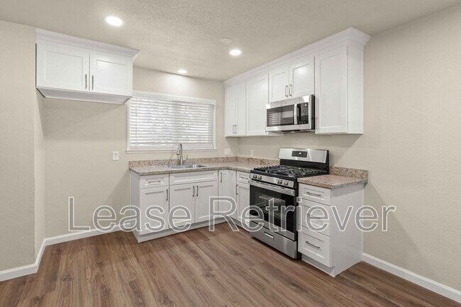 Building Photo - 850 Sequoia Blvd