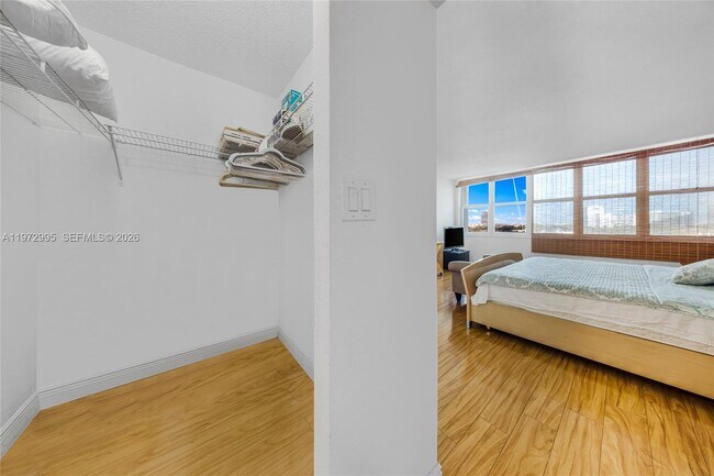 Building Photo - 1825 S Ocean Dr