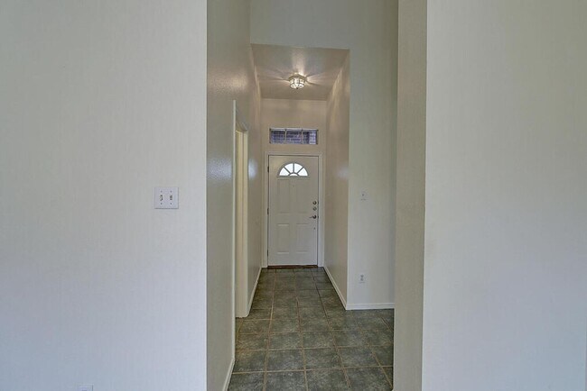 Building Photo - 7933 Elk Dr