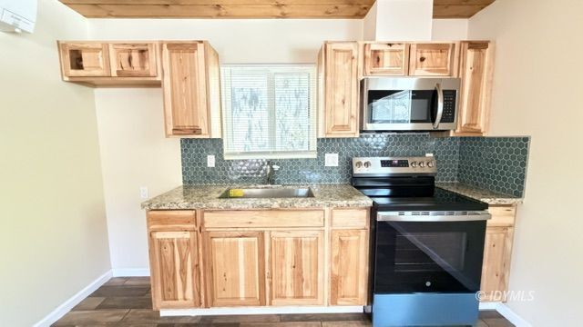 Building Photo - 1 bedroom home in center of town