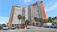 Building Photo - 1301 NE Miami Gardens Dr