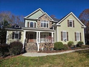 Building Photo - Charming 4-Bed, 5-Bath Home in Established Haswell Bluffs
