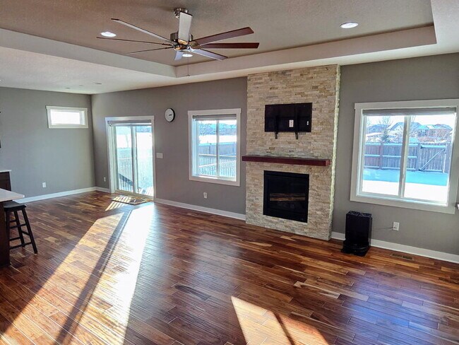 Building Photo - 482 NE Westgate Dr