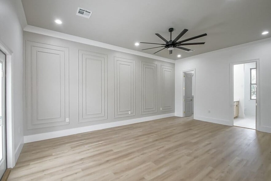 Main Bed 1 - 2416 Prentiss Ave