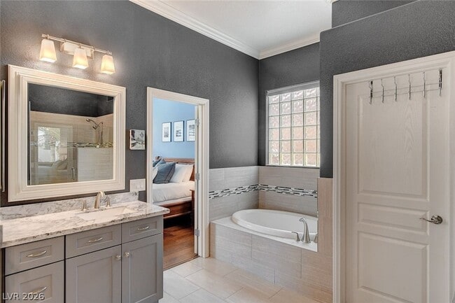 Building Photo - 10553 Linderhof Ave