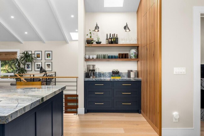 Building Photo - 101 Endlich Dr