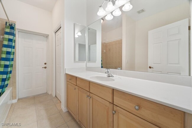 Building Photo - 2865 SW 25th Ave