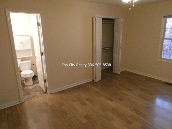 Building Photo - 730 Breeze Hill Rd